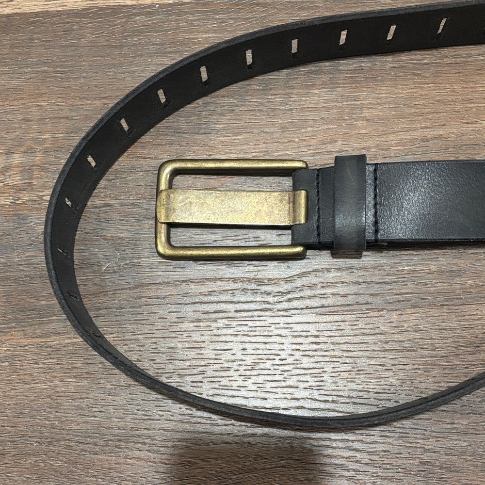 woman's Brown. Leather Belt with Brass Buckle